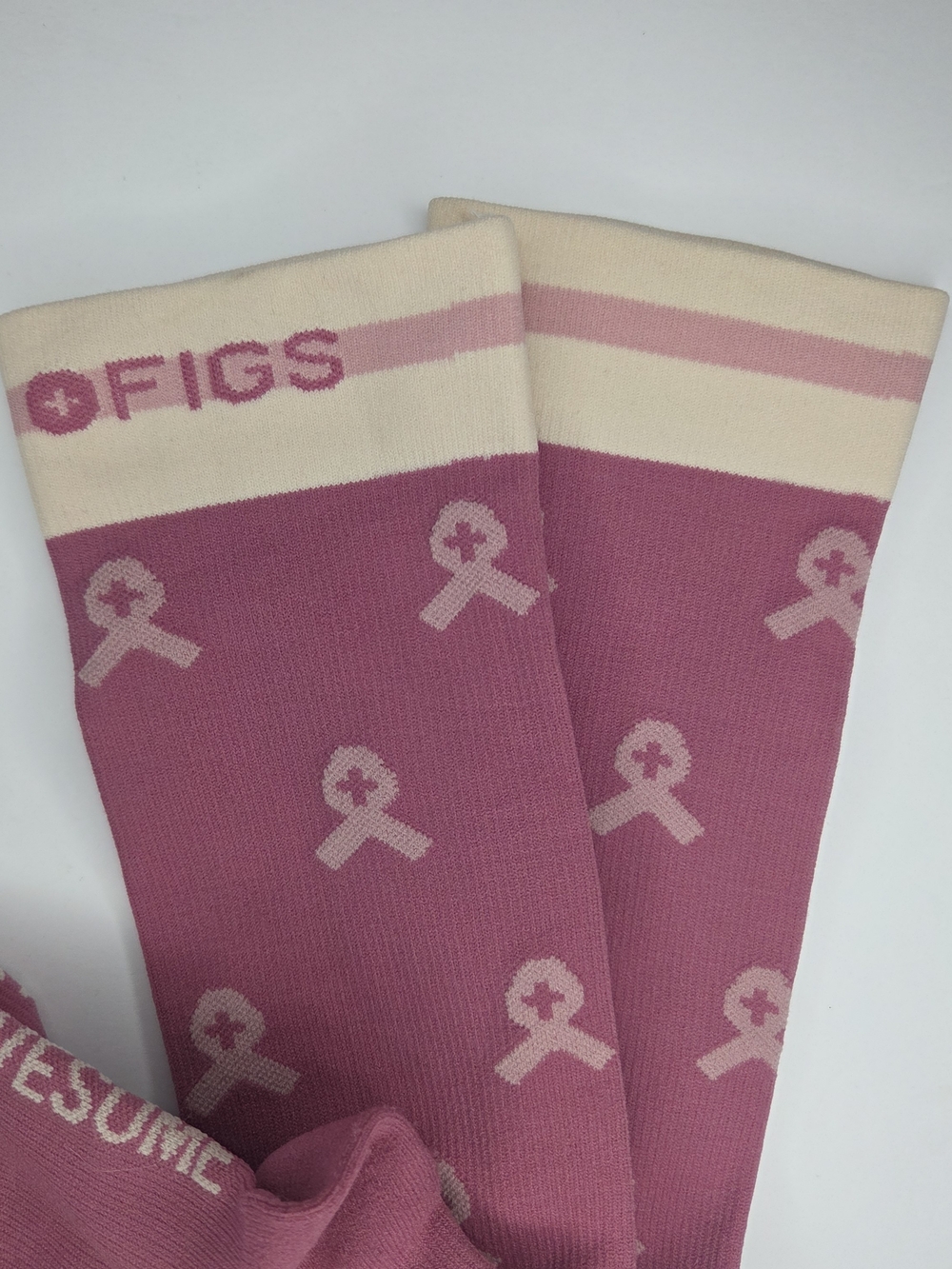 FIGS Limited Edition Pink Ribbon Breast Cancer Awareness Compression Socks NWOT - Picture 2 of 5
